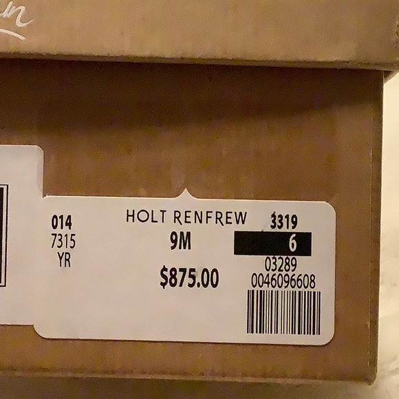 Christian Louboutin - Picture 9 of 9